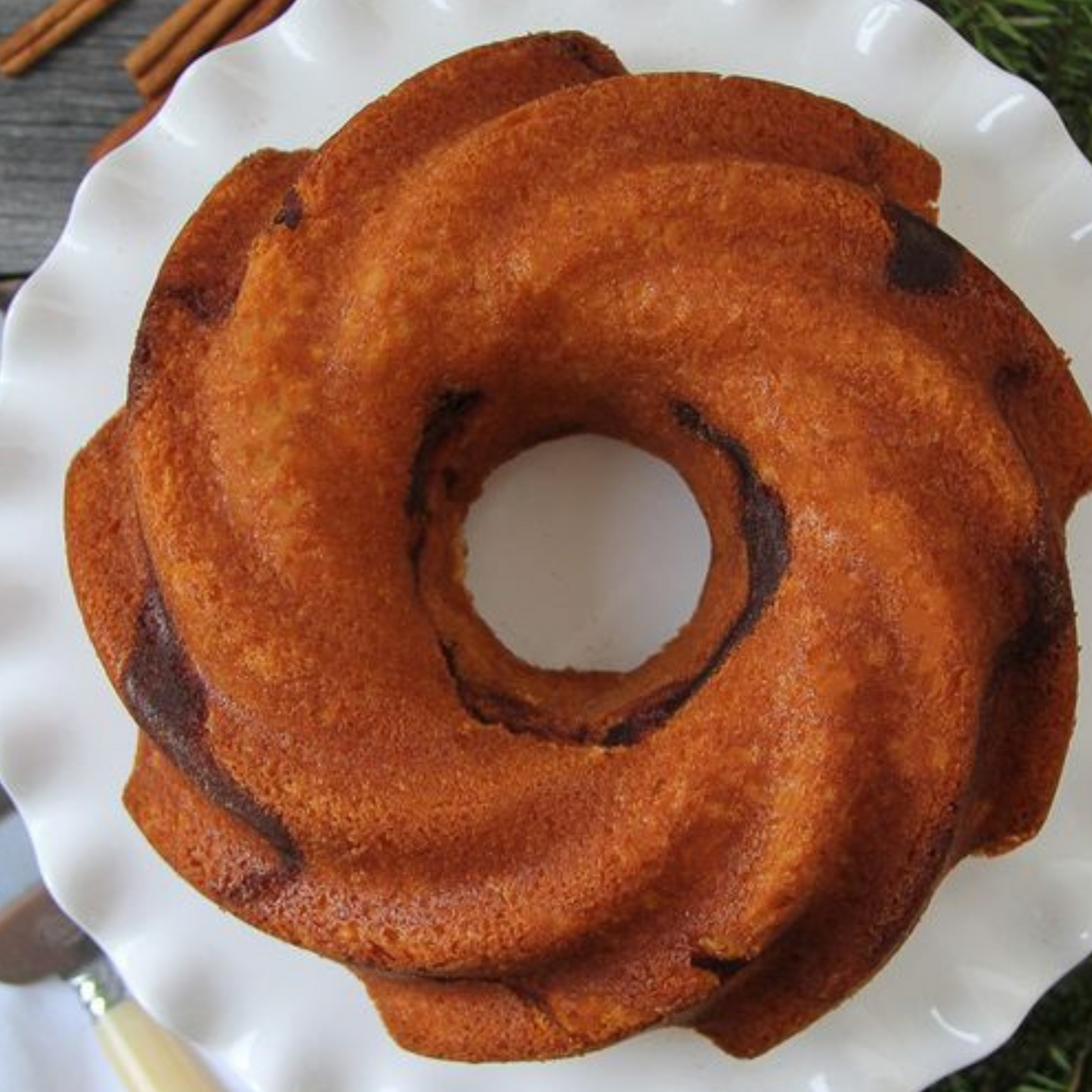 Cinnamon Apple Swirl Cake